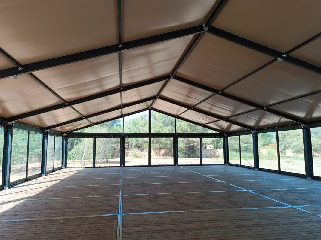 Carpas a 2 aguas con perfil negro (5)